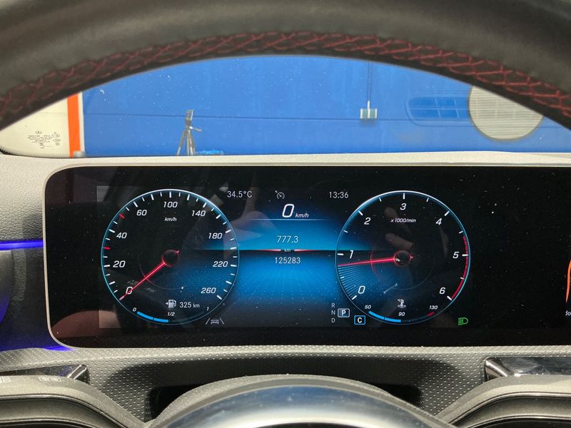 Mercedes-Benz A-Klasse A 200 d AMG Line 2020 – снимка 19