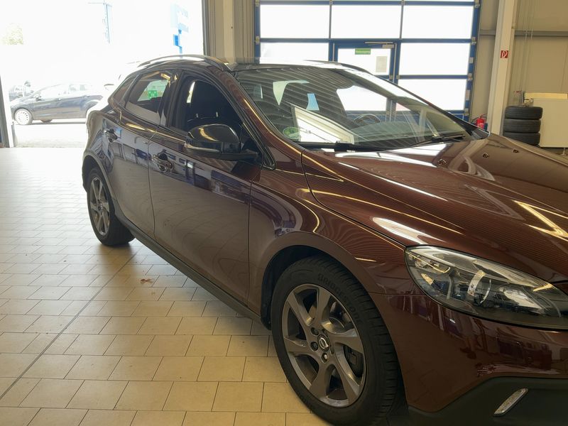Volvo V40 Cross Country 2.0 T4 Momentum AWD — zdjęcie 8