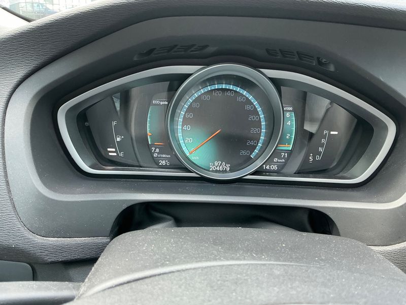 Volvo V40 Cross Country 2.0 T4 Momentum AWD — zdjęcie 13