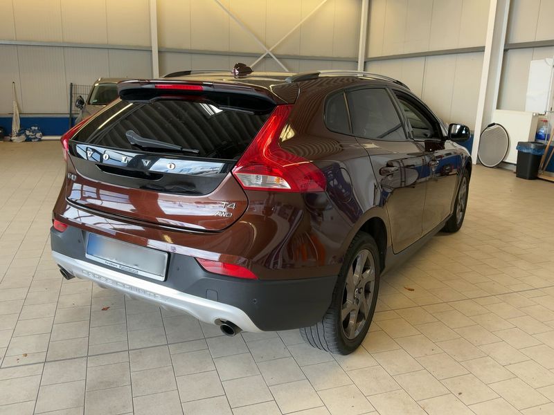 Volvo V40 Cross Country 2.0 T4 Momentum AWD — zdjęcie 6
