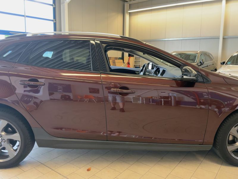 Volvo V40 Cross Country 2.0 T4 Momentum AWD — zdjęcie 7