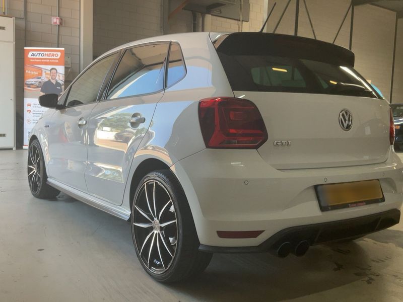 Volkswagen Polo 1.8 TSI GTI BlueMotion Tech — zdjęcie 3