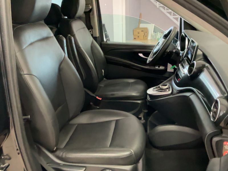 Mercedes-Benz V-Klasse V 220 d lang — zdjęcie 11
