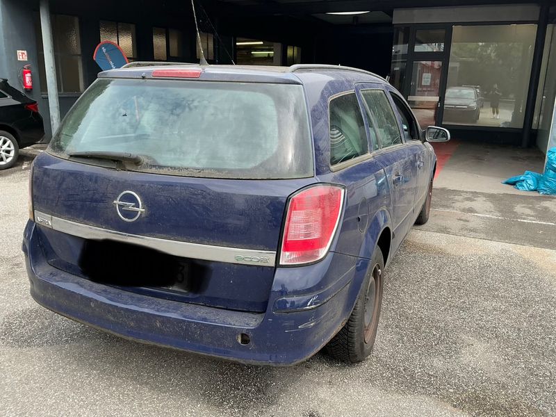 Opel Astra 1.4 Innovation 2008 – снимка 2