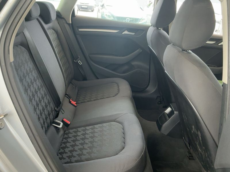 Audi A3 Sportback 2.0 TDI quattro Attraction — zdjęcie 14