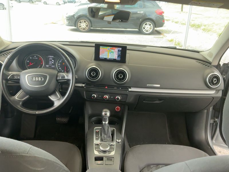 Audi A3 Sportback 2.0 TDI quattro Attraction — zdjęcie 12