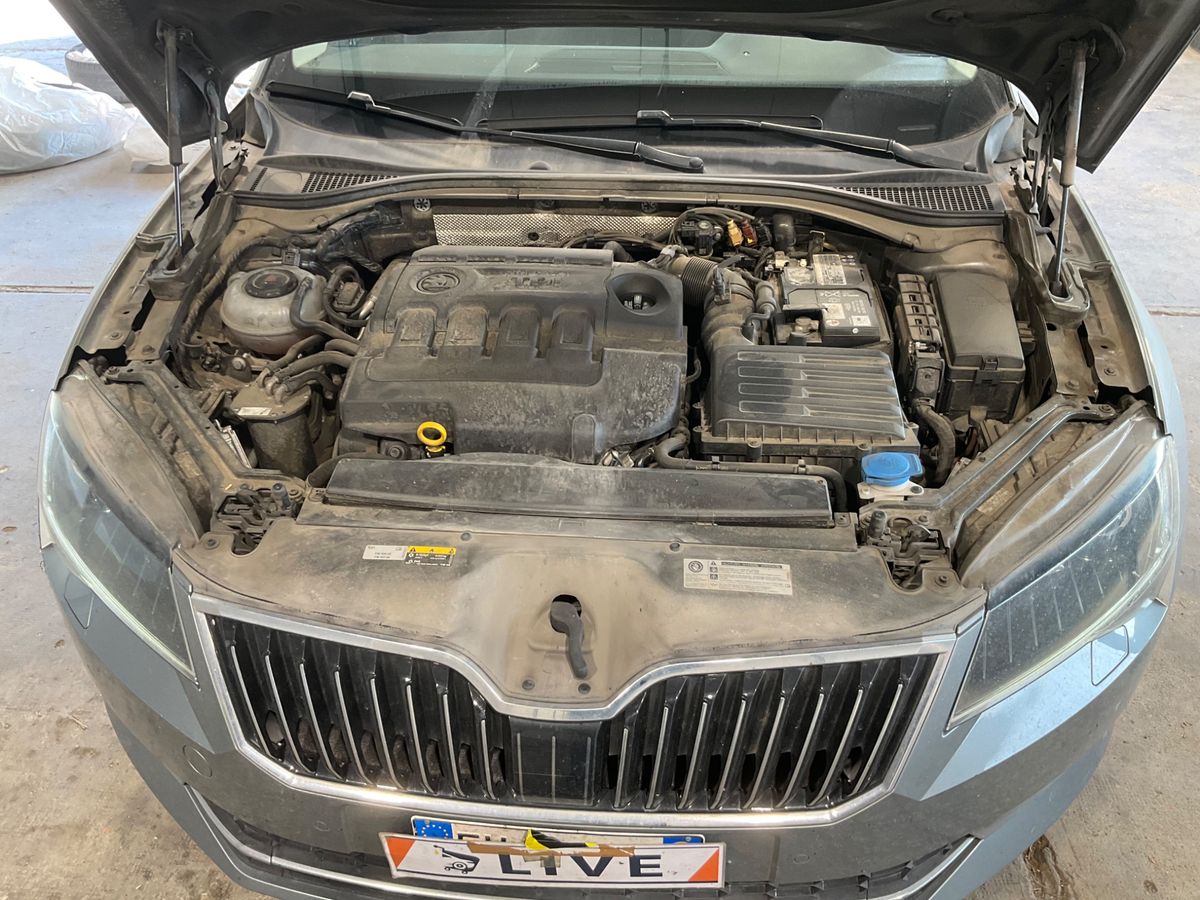 Skoda Superb 2019 — photo 40