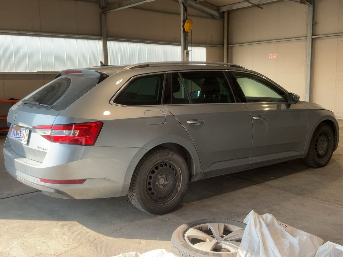 Skoda Superb 2019 — photo 9