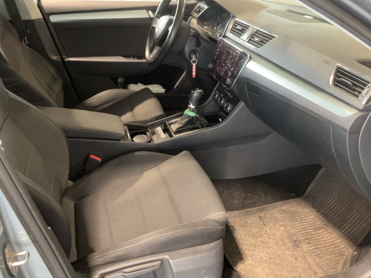 Skoda Superb 2019 — photo 18