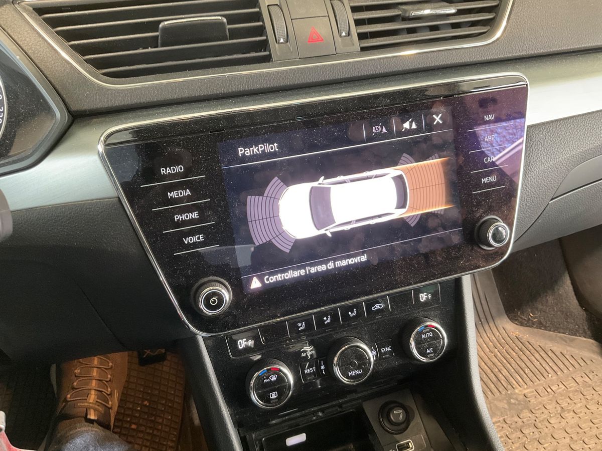 Skoda Superb 2019 — photo 39