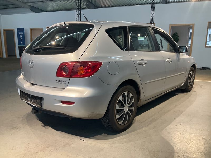 Mazda 3 1.6 Active+ — zdjęcie 2