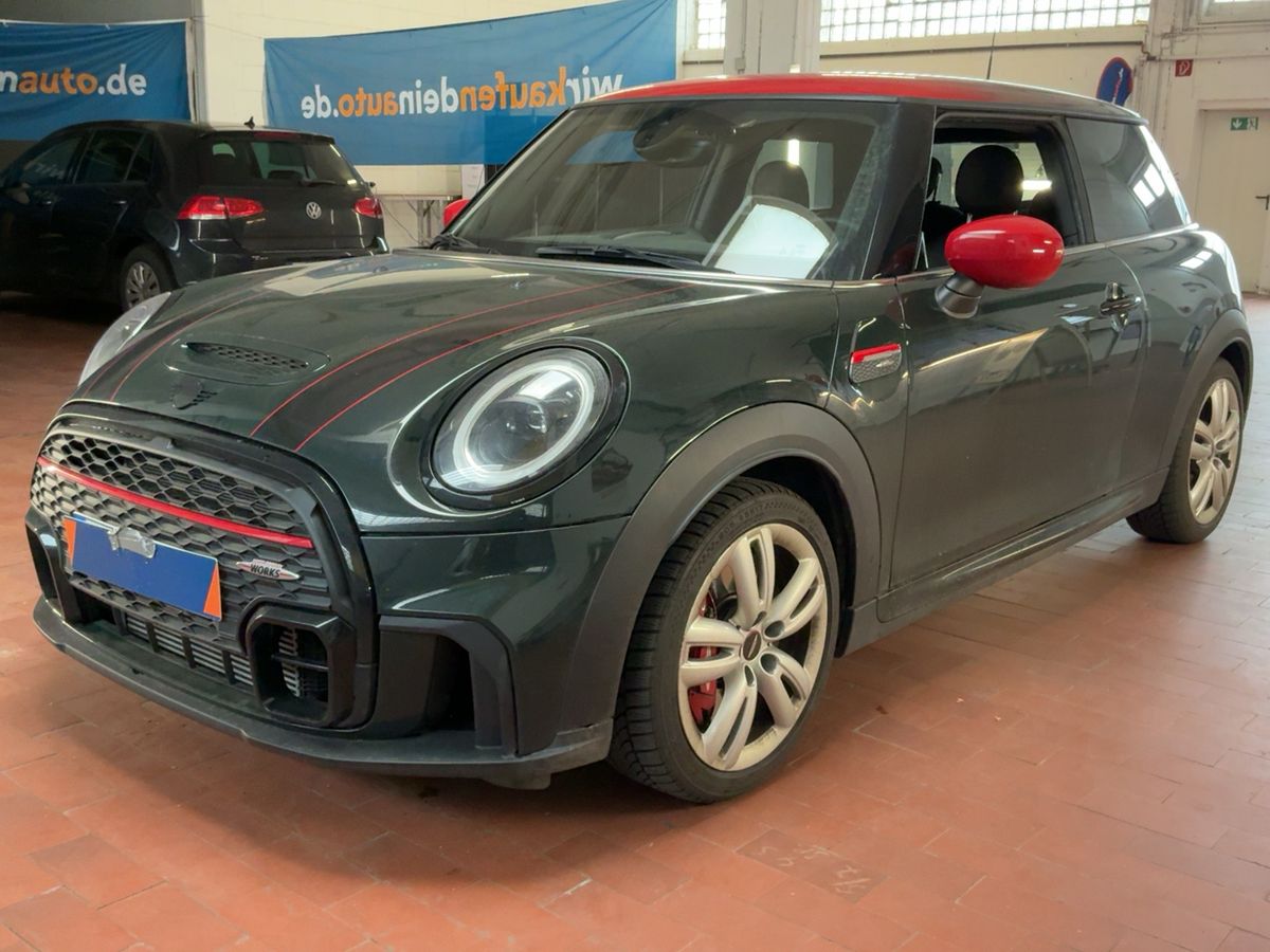 MINI John 2024
