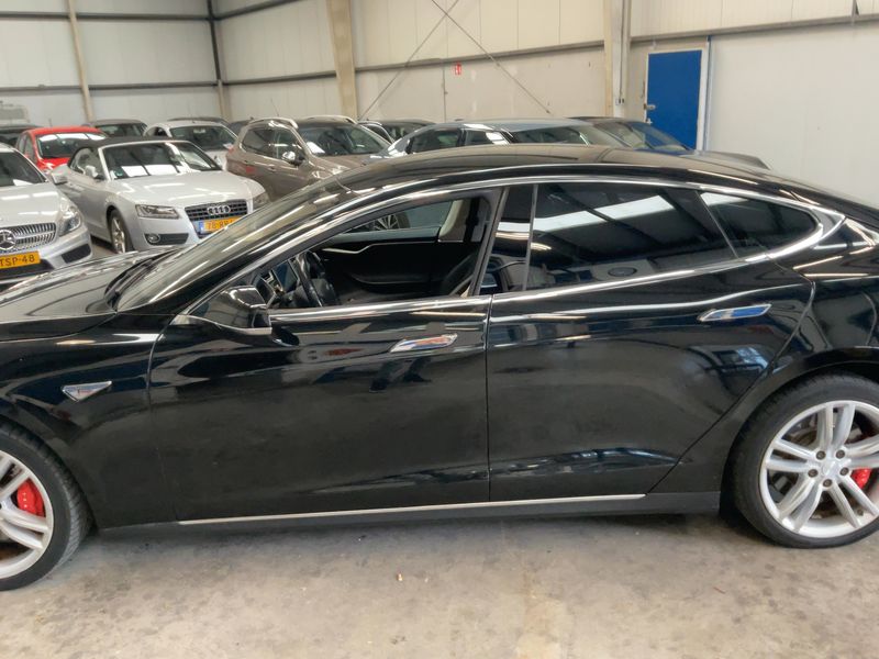 Tesla Model S P85 Performance — zdjęcie 4