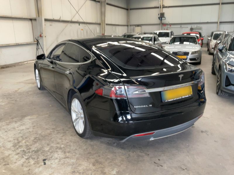 Tesla Model S P85 Performance — zdjęcie 3