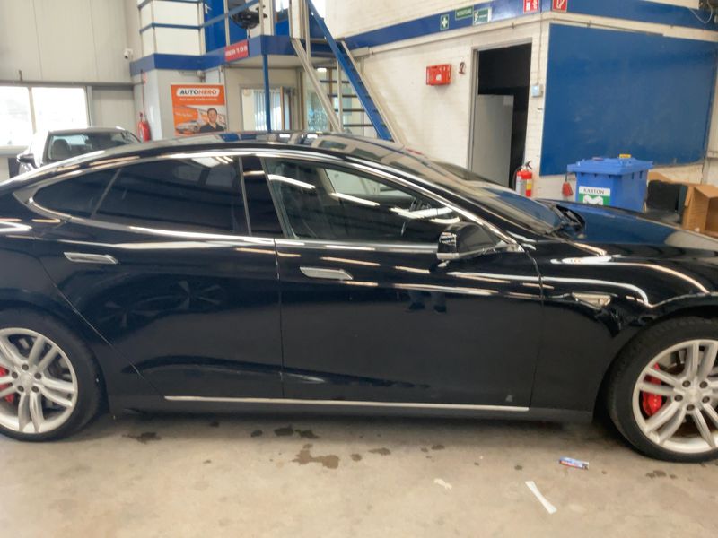 Tesla Model S P85 Performance — zdjęcie 7