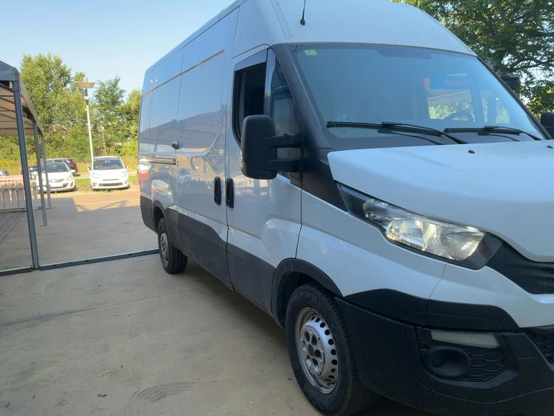 Iveco Daily 2.3 Diesel GKa 35 S V Radstand 3520 L — zdjęcie 8