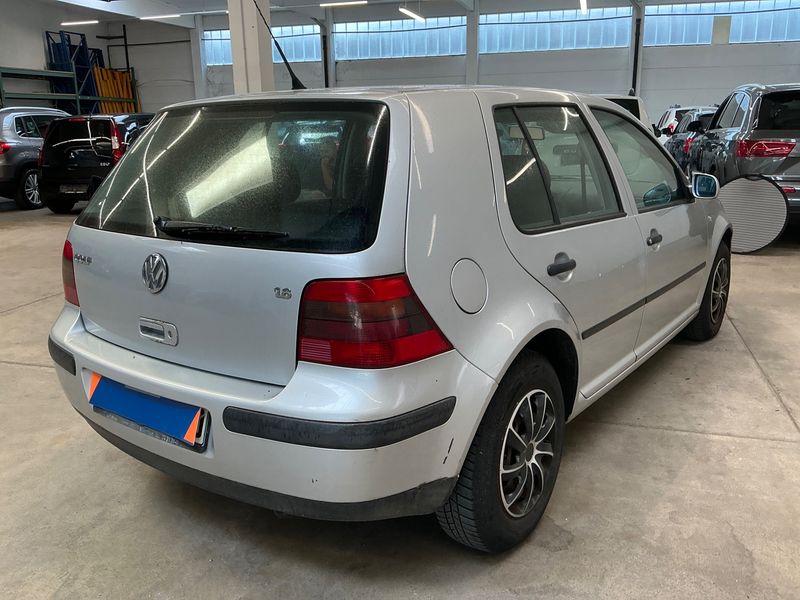 Volkswagen Golf IV 1.6 Edition — zdjęcie 2