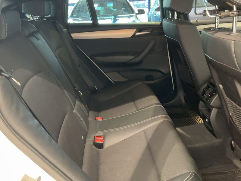 BMW X4 xDrive 30d — zdjęcie 14