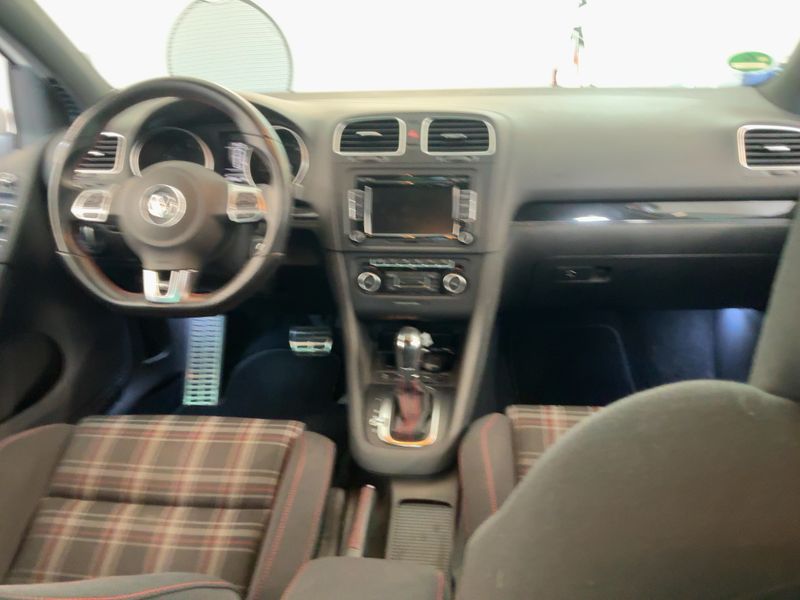 Volkswagen Golf VI 2.0 TSI GTI 2011 – снимка 17