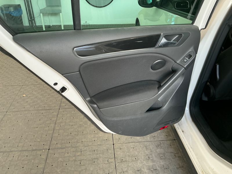 Volkswagen Golf VI 2.0 TSI GTI 2011 – снимка 22