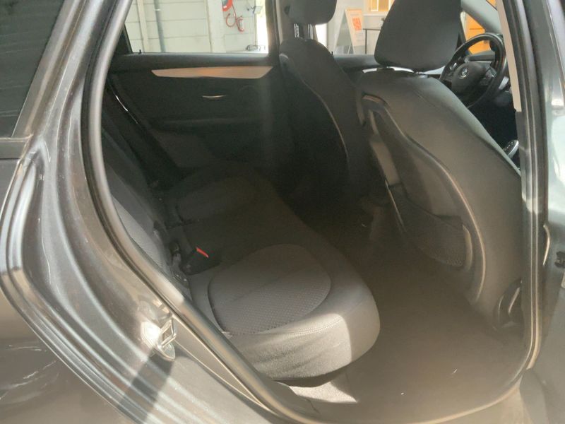 BMW 2er 218i Active Tourer Advantage — zdjęcie 14