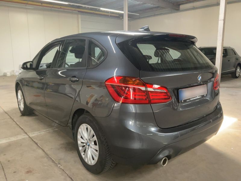 BMW 2er 218i Active Tourer Advantage — zdjęcie 3