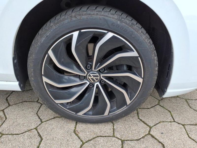 Volkswagen Golf VIII 2.0 TDI Life — zdjęcie 25