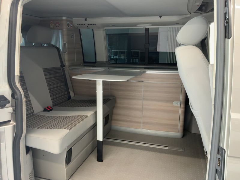 Volkswagen T5 California 2.0 TDI Comfortline Europe — zdjęcie 14