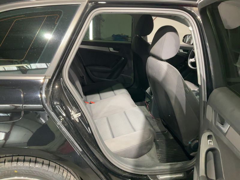 Audi A4 2.0 TDI Attraction 2014 – снимка 19
