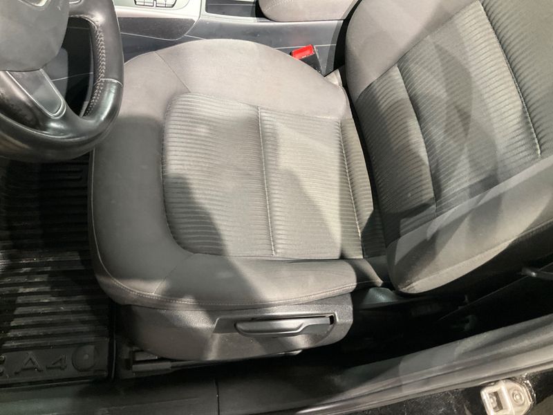 Audi A4 2.0 TDI Attraction 2014 – снимка 30