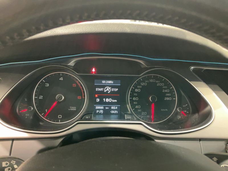 Audi A4 2.0 TDI Attraction 2014 – снимка 18