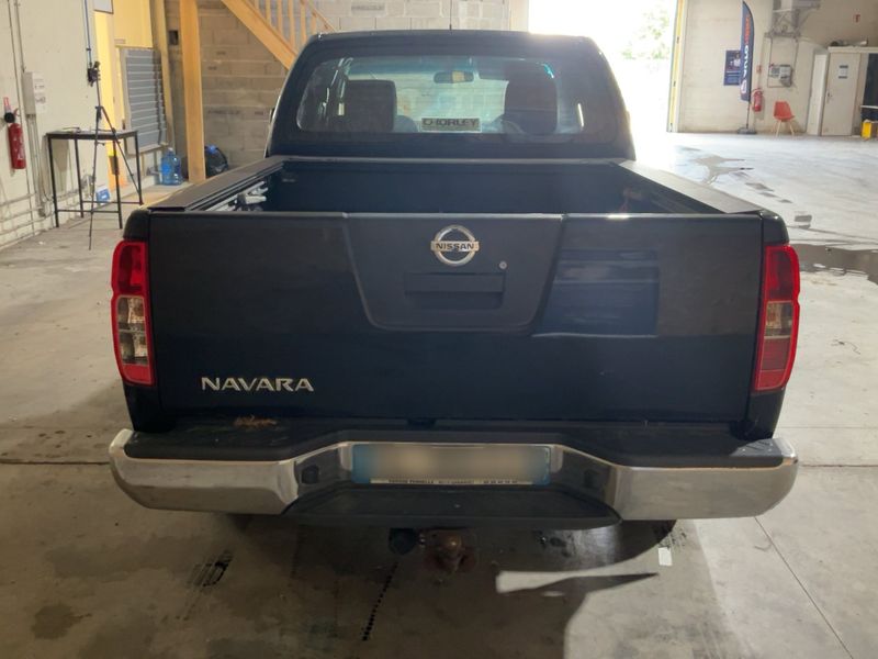 Nissan Navara Pick-up 2.5 dCi 4x4 King-Cab Elégance — zdjęcie 5