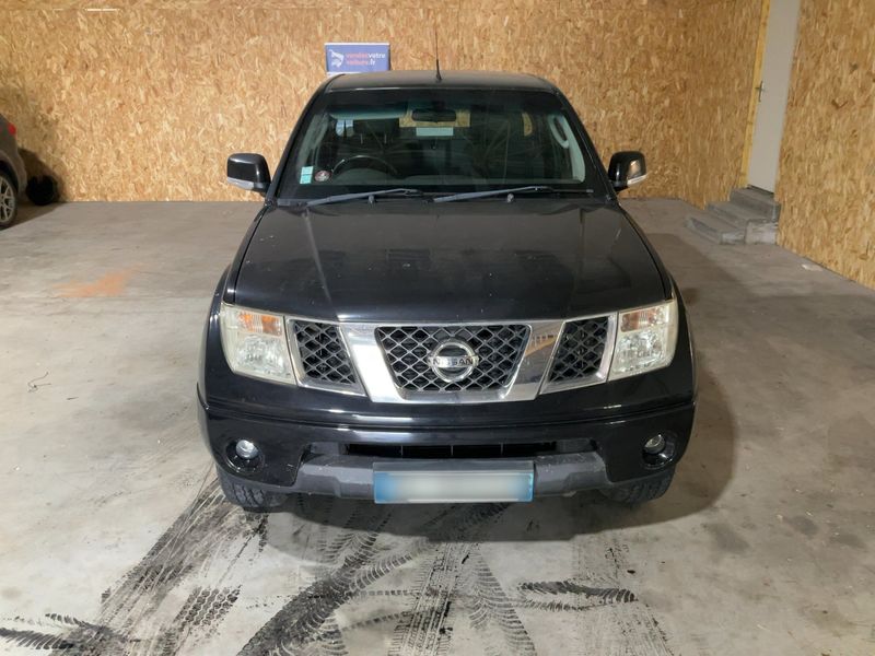 Nissan Navara Pick-up 2.5 dCi 4x4 King-Cab Elégance — zdjęcie 9