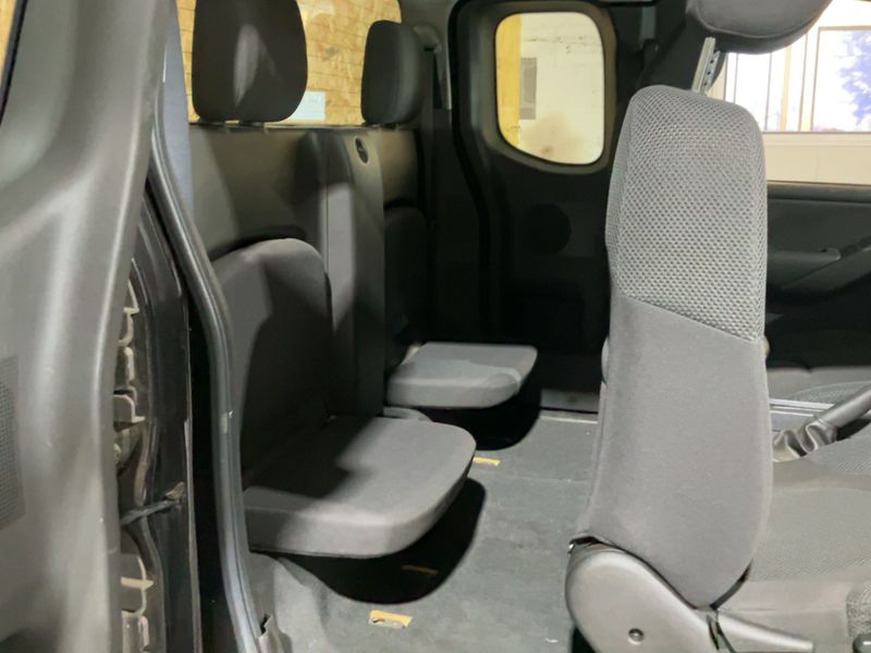 Nissan Navara Pick-up 2.5 dCi 4x4 King-Cab Elégance — zdjęcie 14