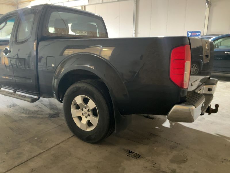 Nissan Navara Pick-up 2.5 dCi 4x4 King-Cab Elégance — zdjęcie 3