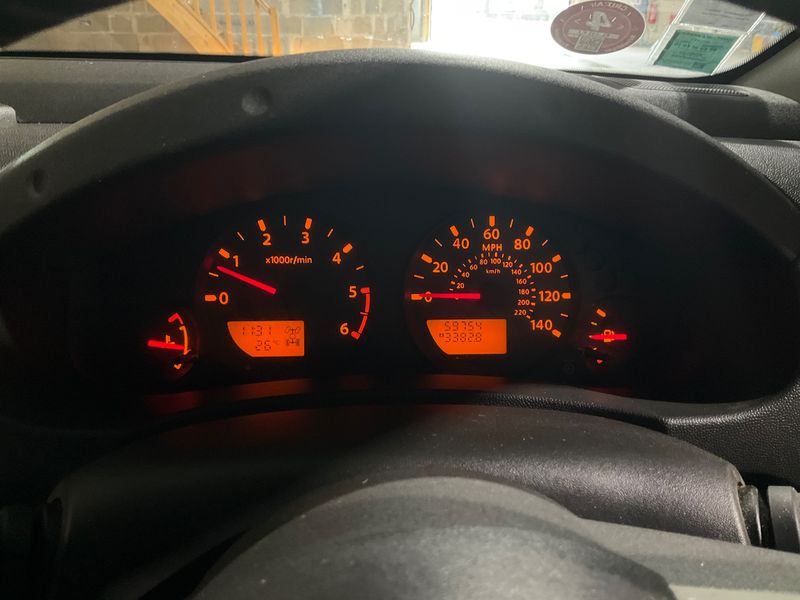 Nissan Navara Pick-up 2.5 dCi 4x4 King-Cab Elégance — zdjęcie 13