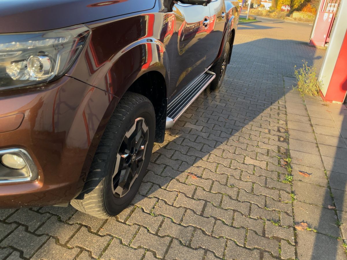 Nissan NP300 Pick-up 2.3 dCi Tekna Double Cab 4x4