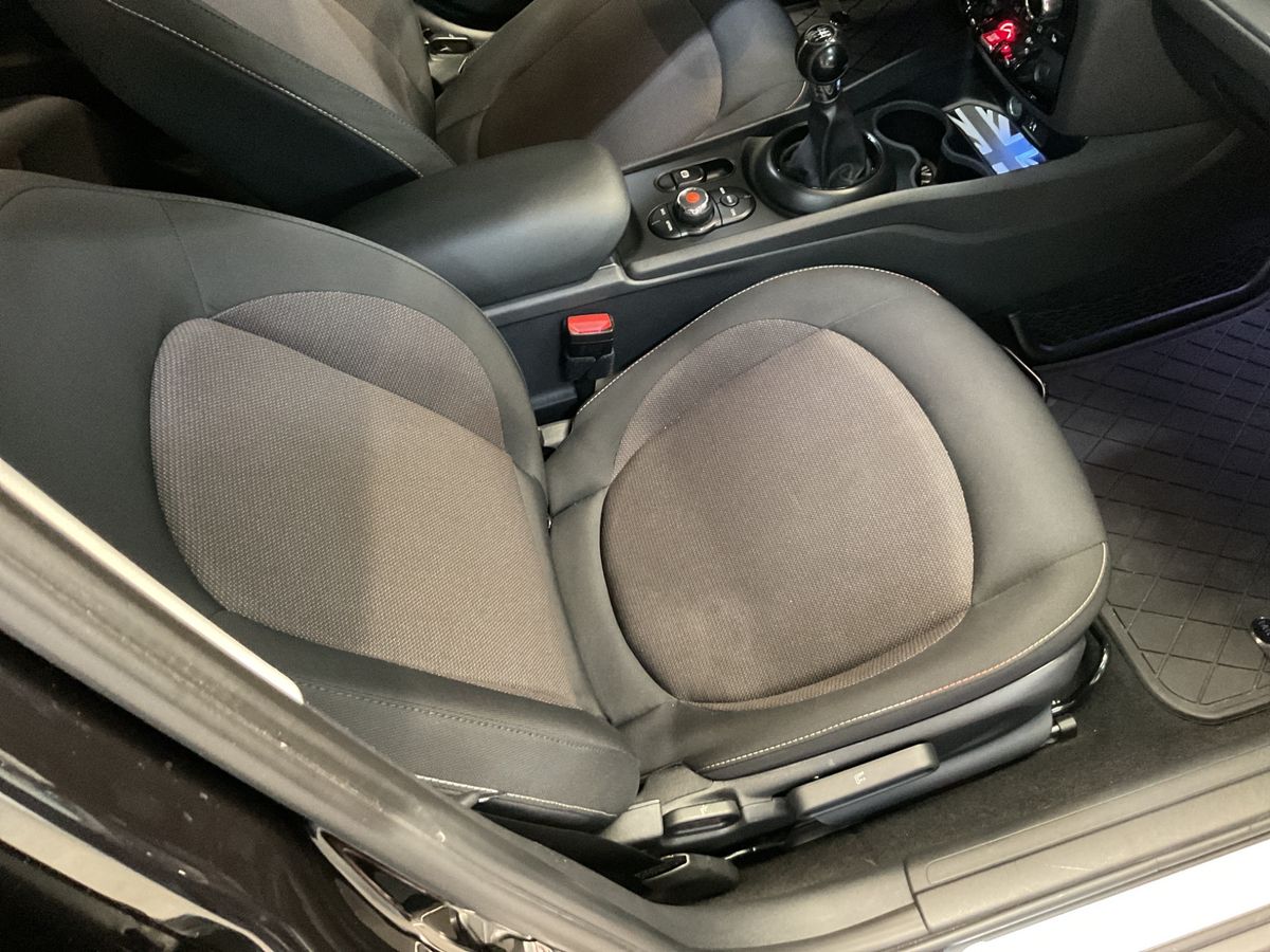 MINI Clubman 2018 — photo 30
