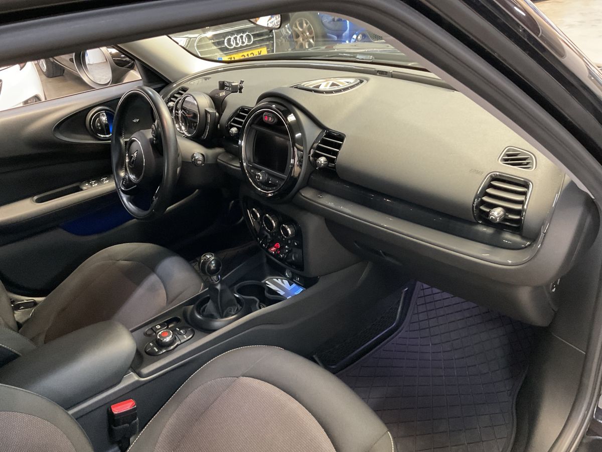 MINI Clubman 2018 — photo 23