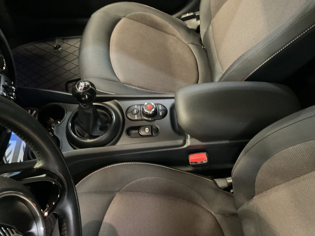 MINI Clubman 2018 — photo 29