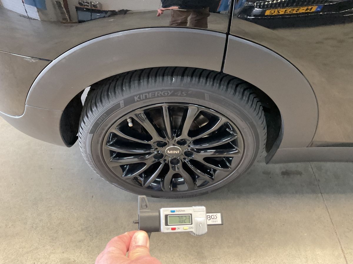 MINI Clubman 2018 — photo 28