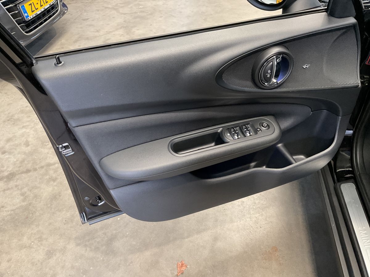 MINI Clubman 2018 — photo 27