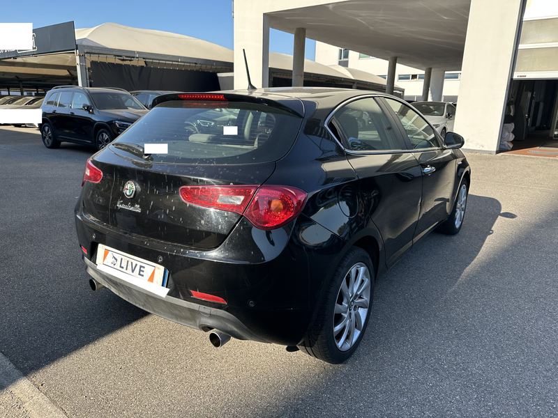Alfa Romeo Giulietta 2.0 JTDM Distinctive — zdjęcie 5