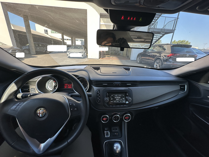 Alfa Romeo Giulietta 2.0 JTDM Distinctive — zdjęcie 10