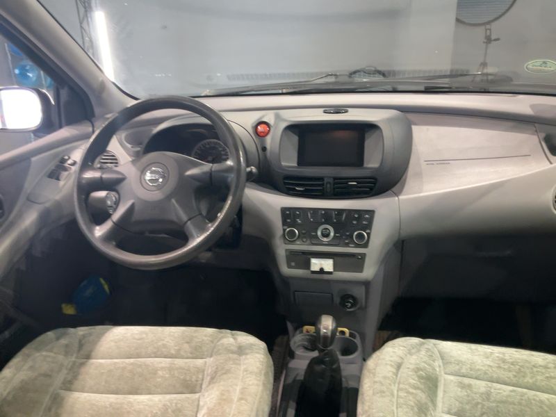 Nissan Almera Tino 1.8 Acenta — zdjęcie 12