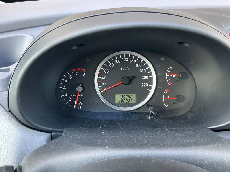 Nissan Almera Tino 1.8 Acenta — zdjęcie 13