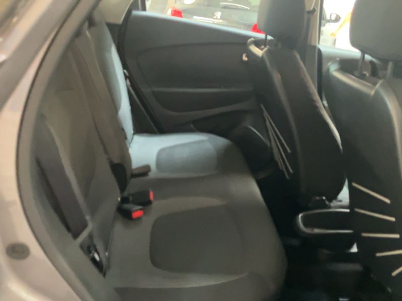 Renault Captur 1.2 TCe Zen — zdjęcie 14