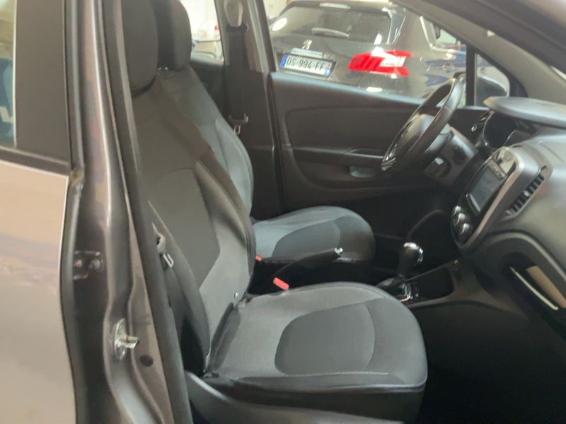 Renault Captur 1.2 TCe Zen — zdjęcie 11