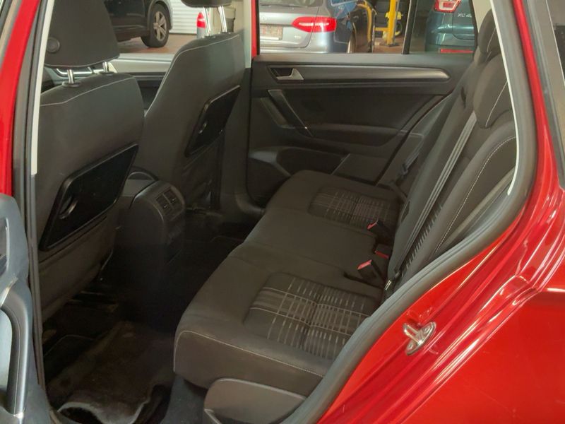 Volkswagen Golf VII Sportsvan 1.2 TSI Lounge BlueMotion Tech — zdjęcie 14