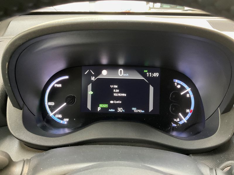 Toyota Yaris Cross 1.5 Hybrid 2WD Team D — zdjęcie 13